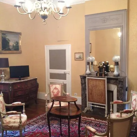 Chateau De Villars Bed and breakfast