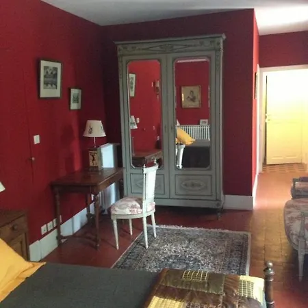 Chateau De Villars 3*